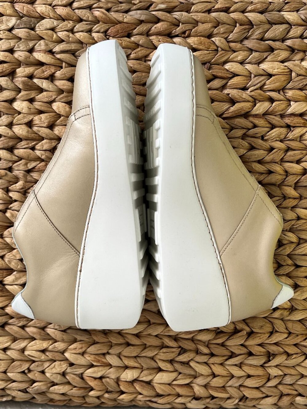 NIB FLY London Dublin Gold Leather Wedge Trainers Size 40 (W8.5) - Picture 4 of 7